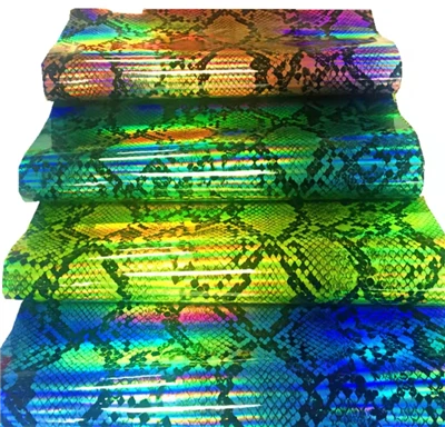 Holografikus irizáló sima, fényes kígyómintás PU műbőr